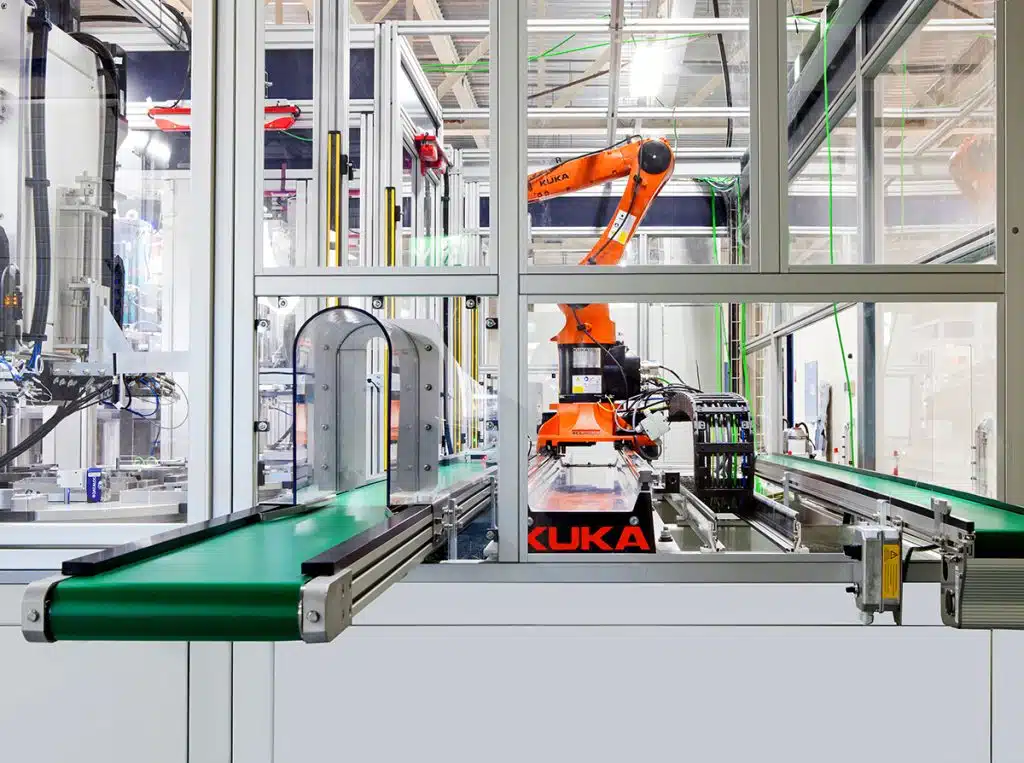 conveyor with kuka robot